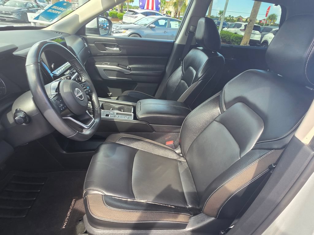 Certified 2022 Nissan Pathfinder SL w/ SL Black Package FWD image 17