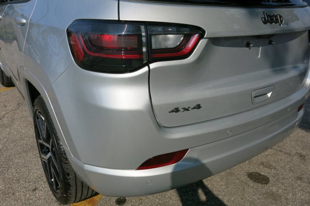 Used 2025 Jeep Compass Limited w/ High Altitude Package AWD/4WD image 40