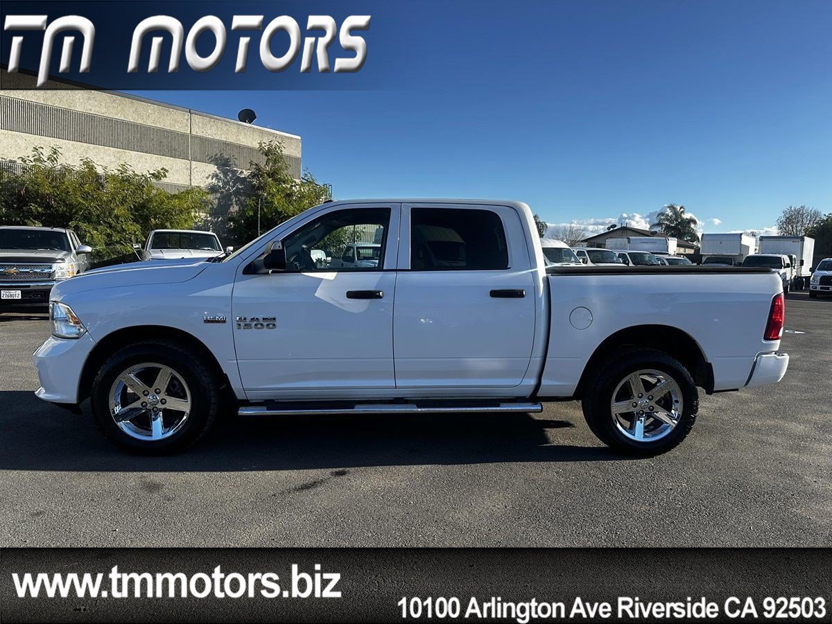 Used 2017 RAM 1500 Express w/ Express Value Package AWD/4WD image 3