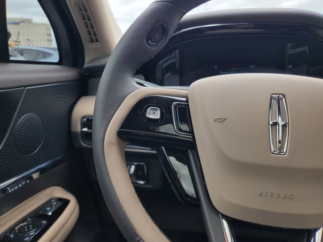 Used 2024 Lincoln Corsair AWD w/ Equipment Group 101A image 13