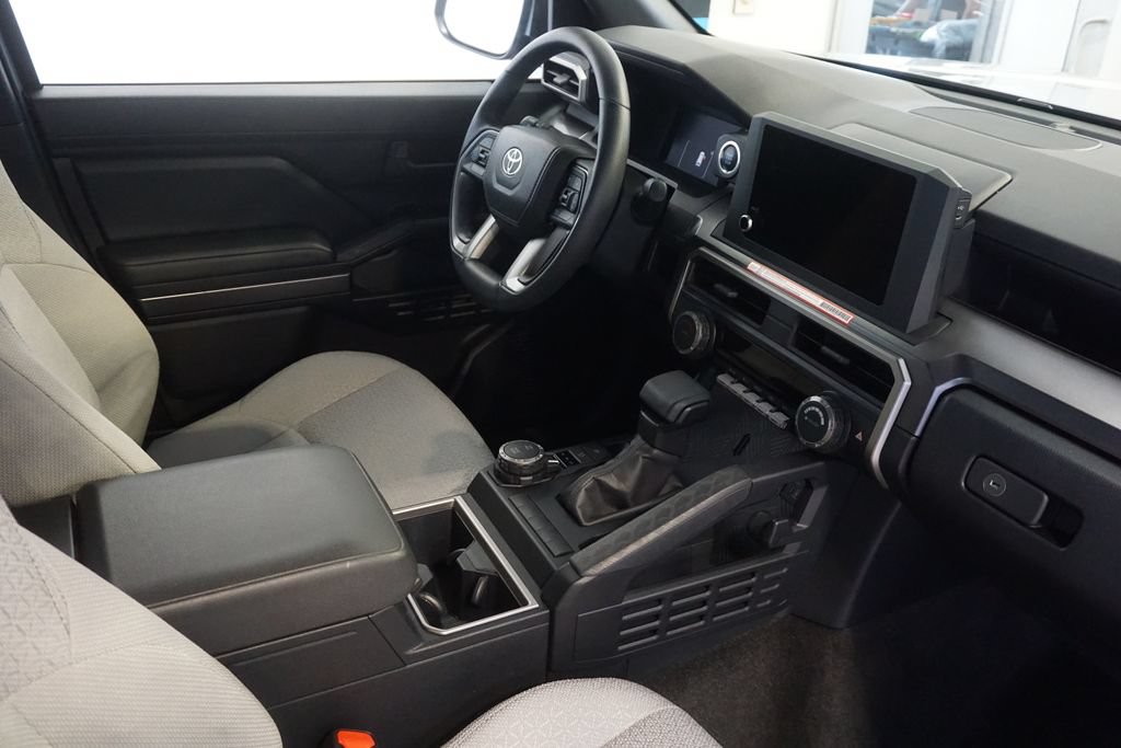 Used 2025 Toyota 4Runner SR5 AWD/4WD image 22