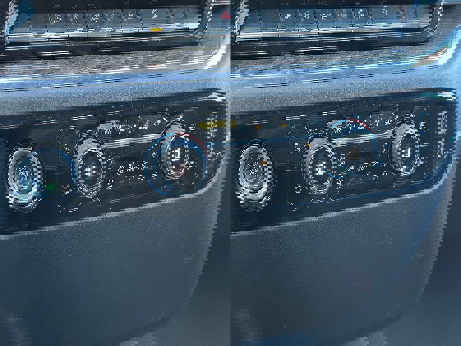 Used 2024 Chevrolet Silverado 1500 RST w/ Z71 Off-Road Package image 32