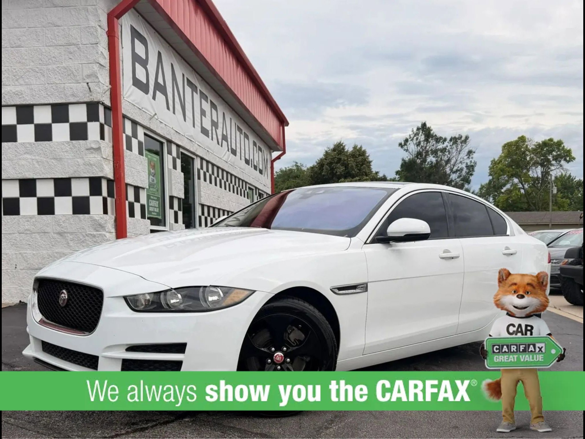 Used 2017 Jaguar XE RWD image 1
