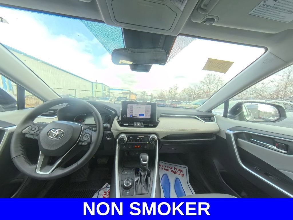 Used 2023 Toyota RAV4 XLE Premium image 25