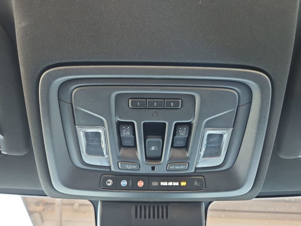 Used 2022 Chevrolet Silverado 1500 ZR2 w/ Technology Package image 23