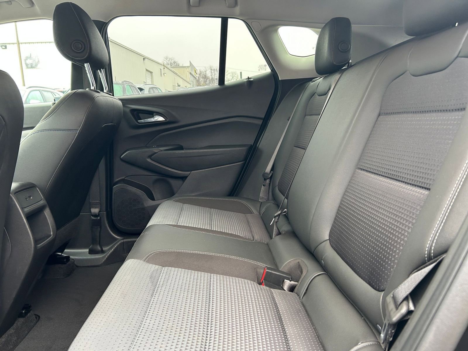 Used 2025 Chevrolet Trax LT w/ LT Convenience Package image 21