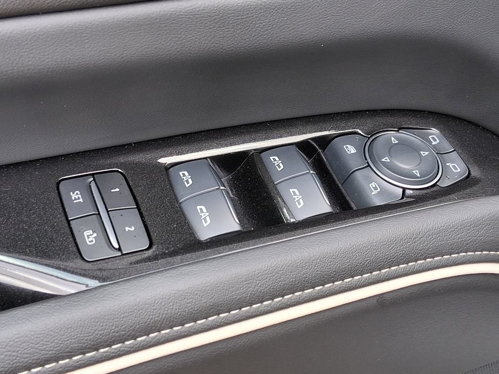 Used 2024 Cadillac Escalade Premium Luxury RWD image 19