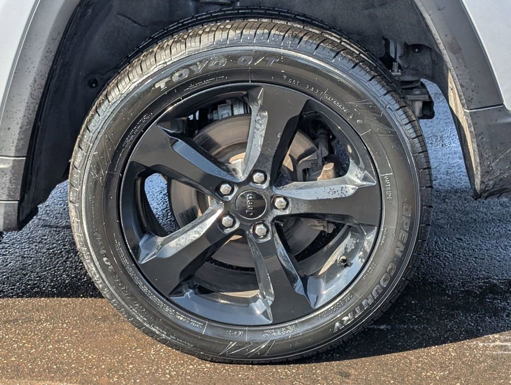 Used 2024 Jeep Grand Cherokee L Altitude image 15