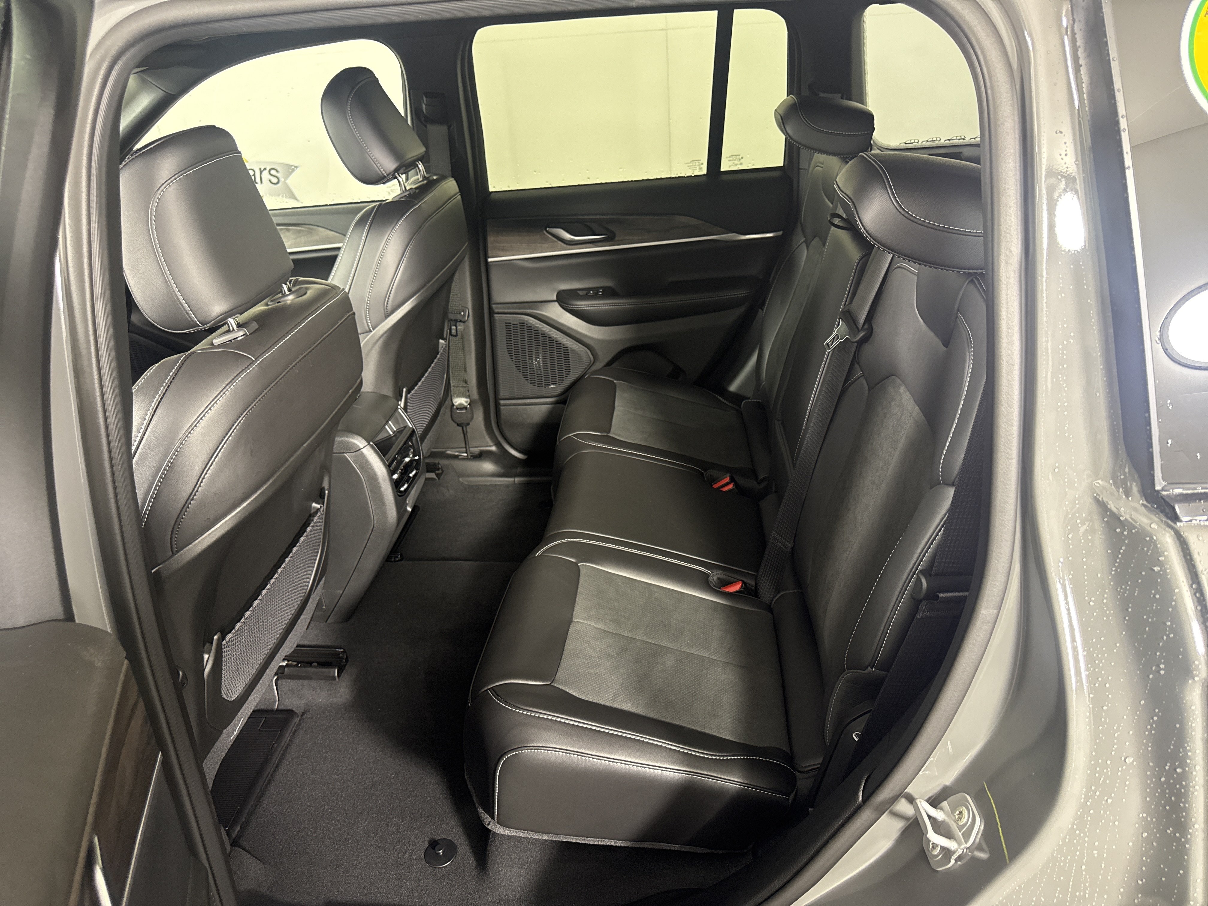 New 2027 Jeep Grand Cherokee 4WD image 14