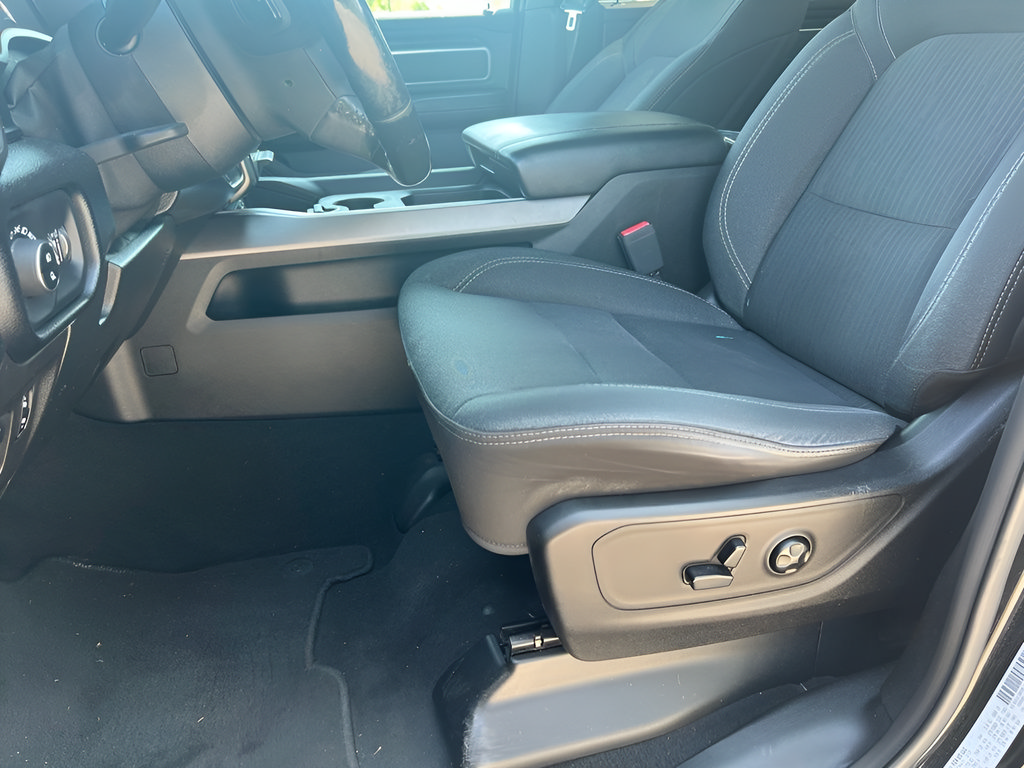 Used 2019 RAM 1500 Big Horn AWD/4WD image 15