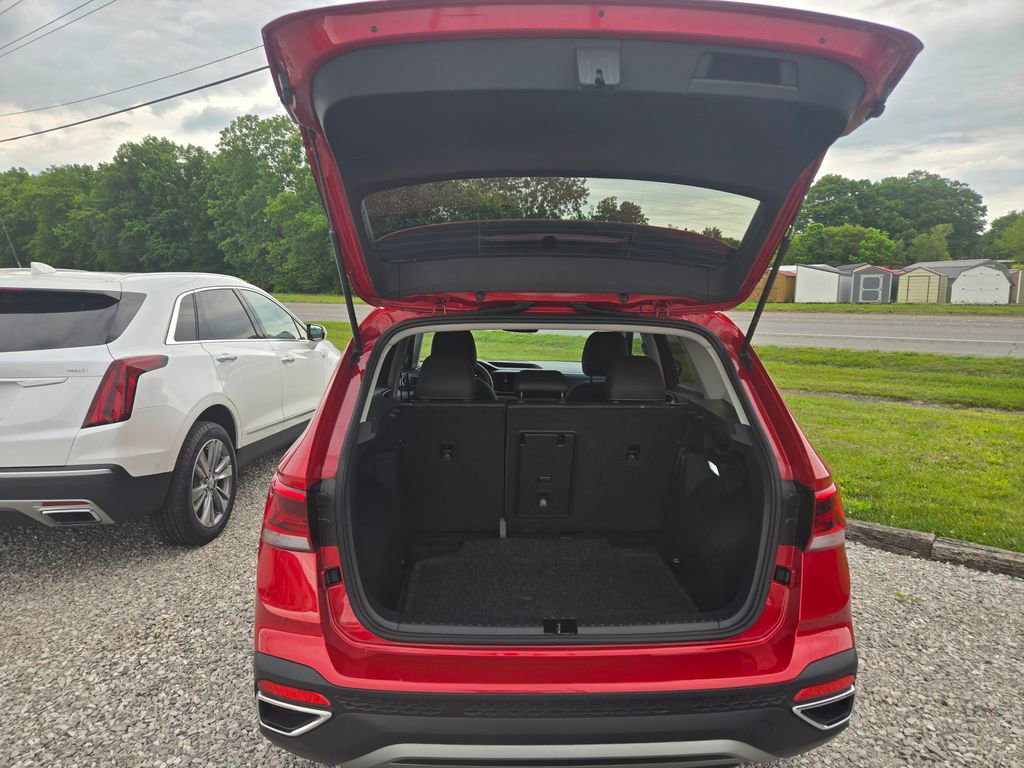 Used 2024 Volkswagen Taos SE FWD image 5