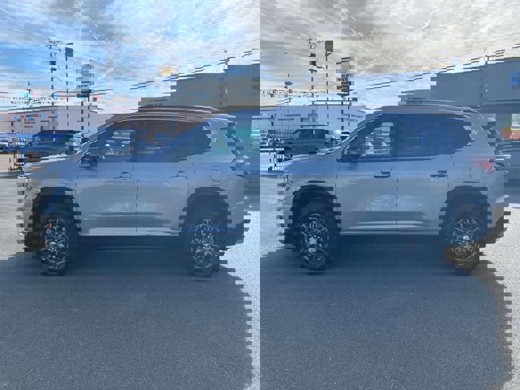 Used 2025 GMC Acadia Elevation image 8