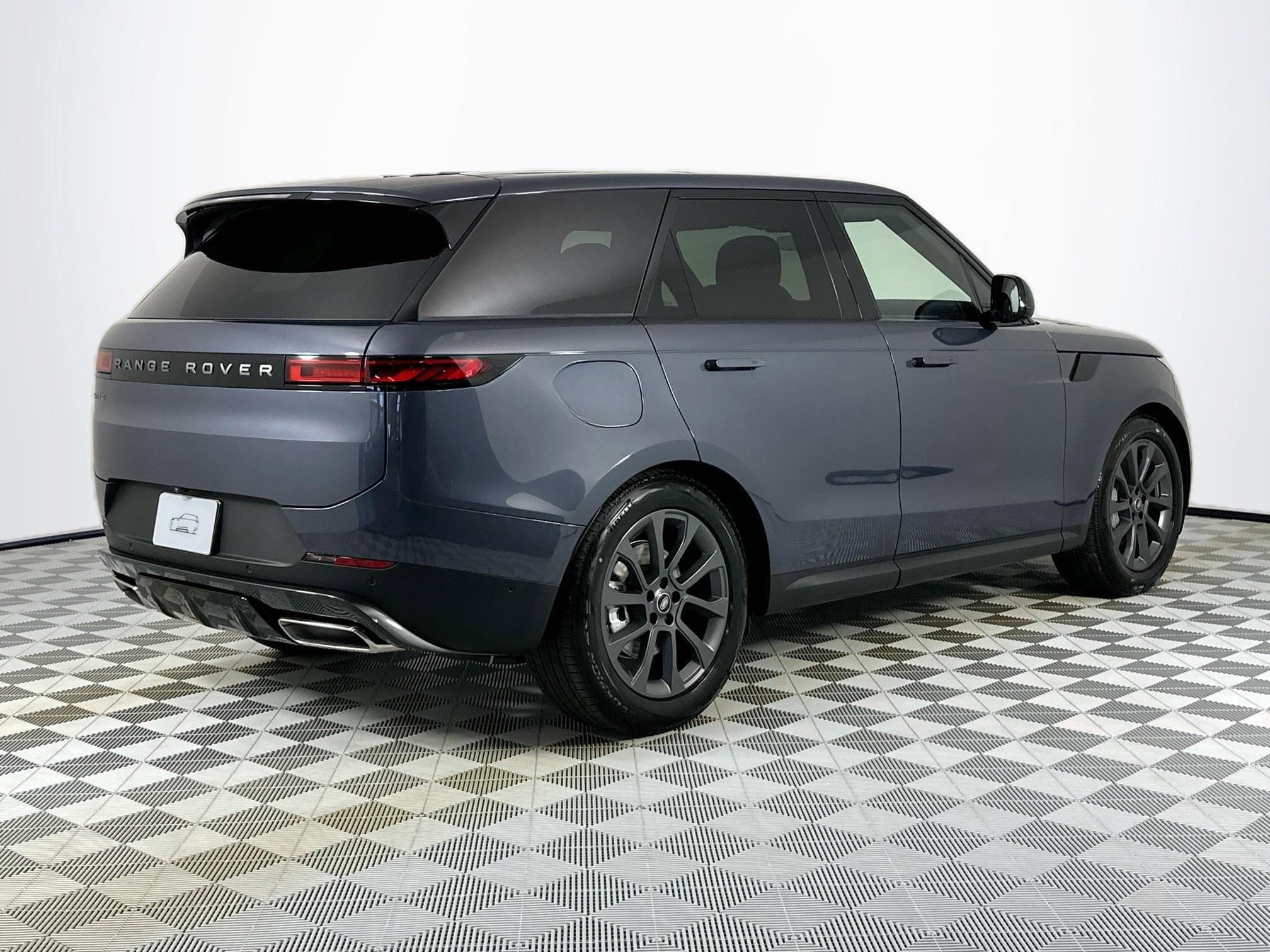 Used 2025 Land Rover Range Rover Sport image 5