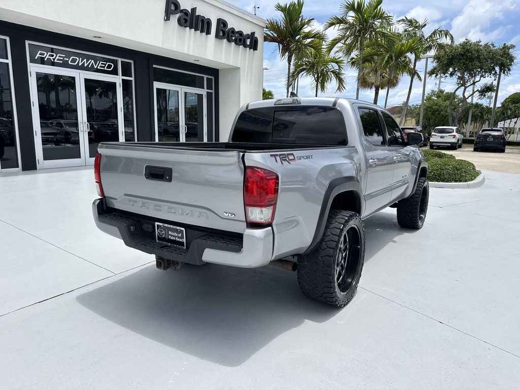 Used 2017 Toyota Tacoma TRD Sport w/ Tow Package RWD image 3