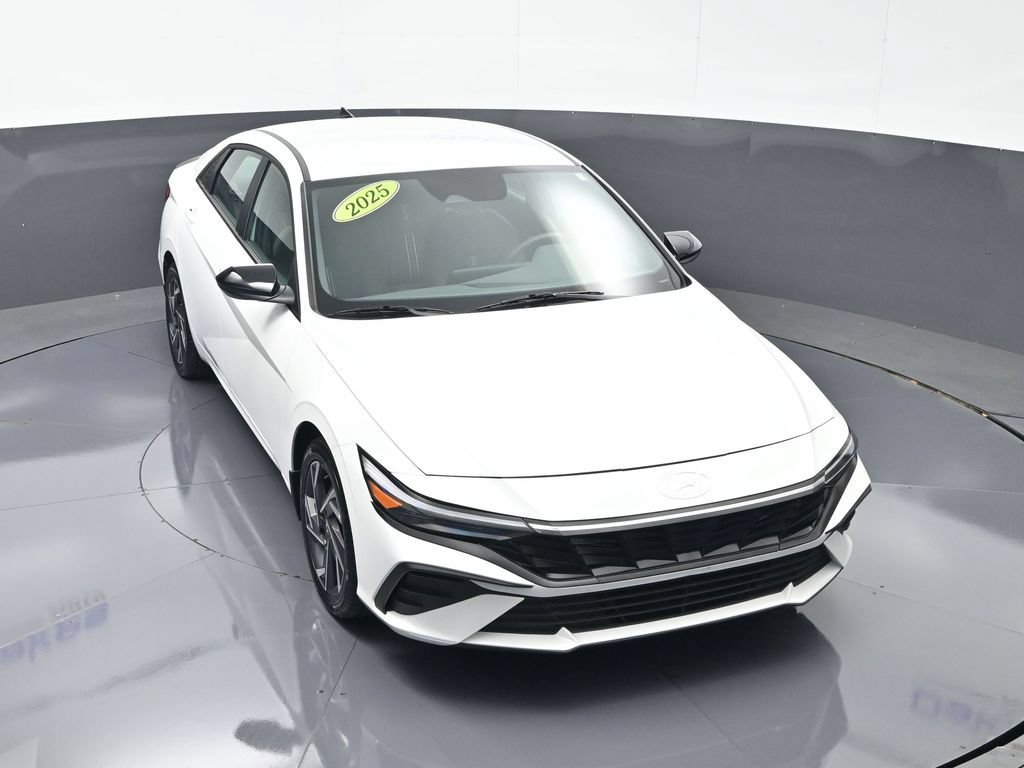 Used 2025 Hyundai Elantra Sport FWD image 42