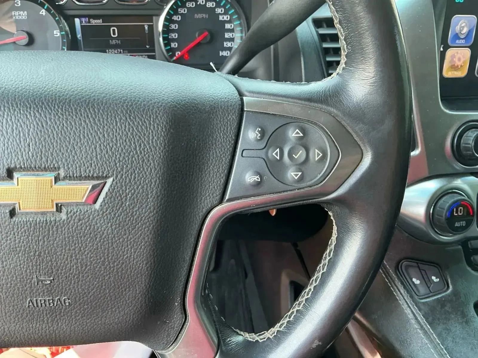 Used 2020 Chevrolet Suburban LT image 27