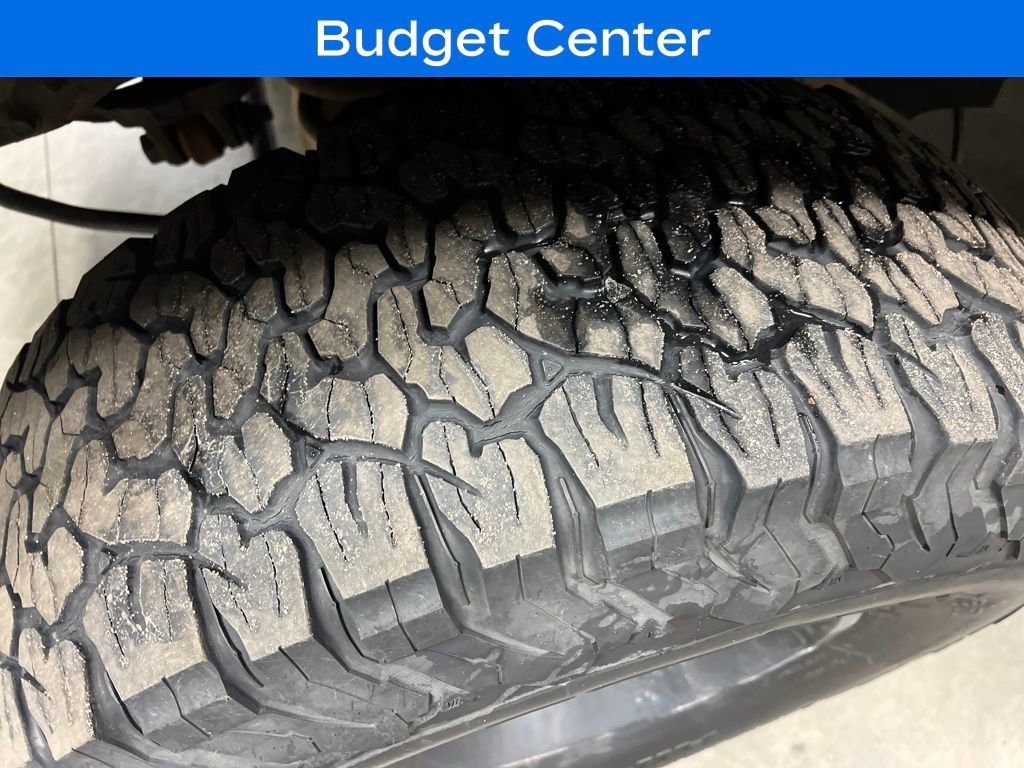 Used 2005 Ford Excursion XLS AWD/4WD image 18