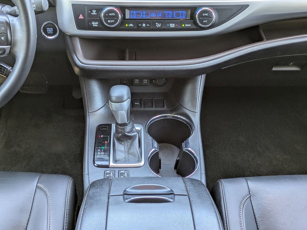 Used 2019 Toyota Highlander XLE FWD image 20