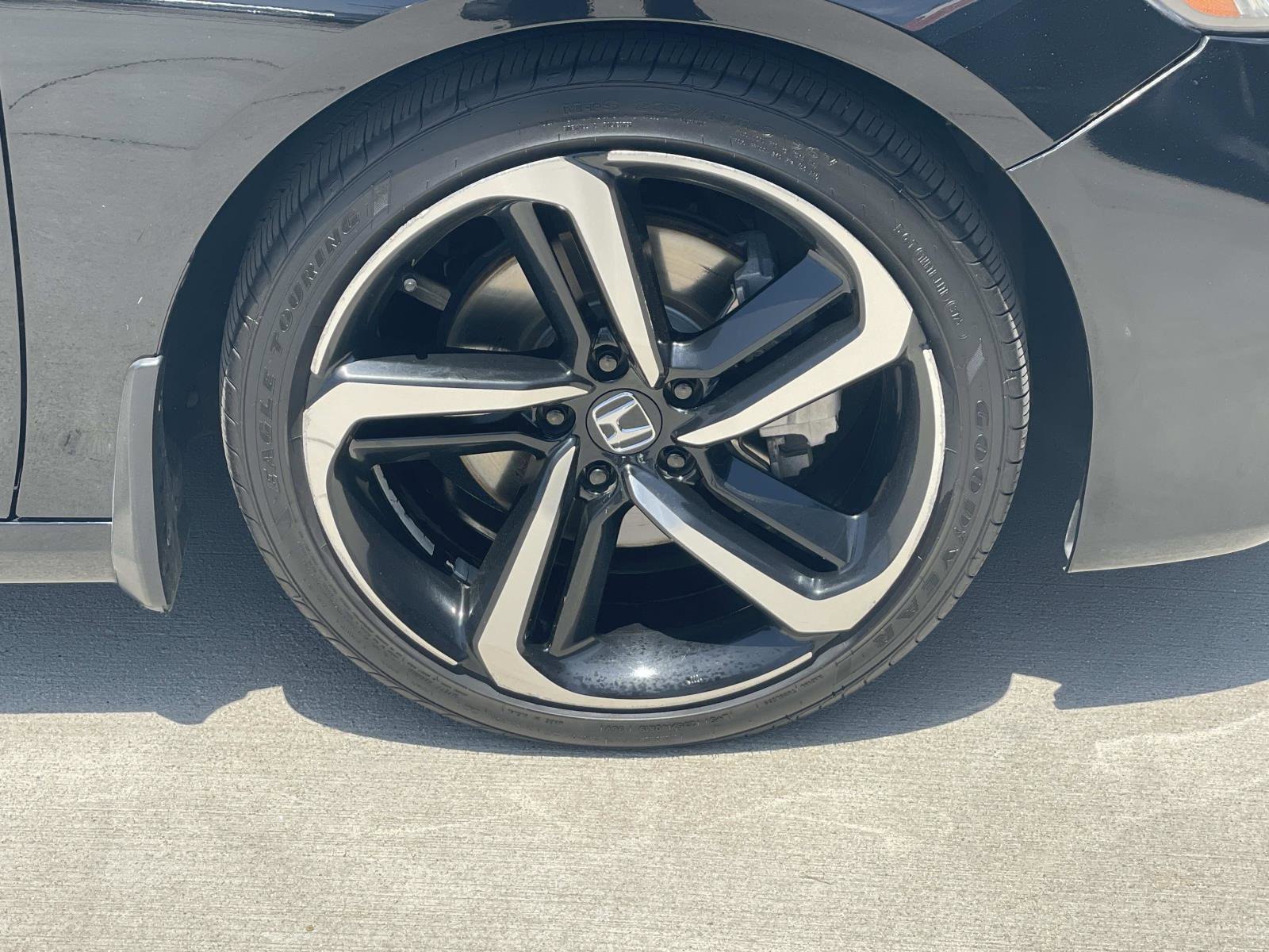 Used 2018 Honda Accord Sport image 30
