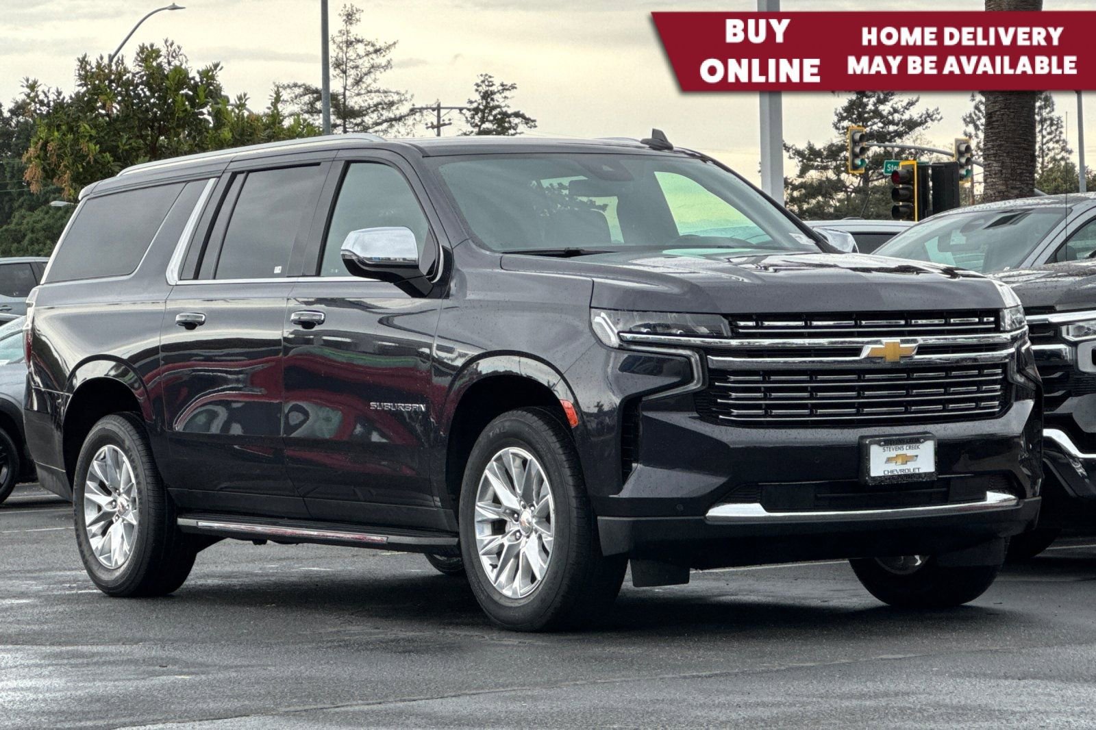 Used 2024 Chevrolet Suburban Premier image 1
