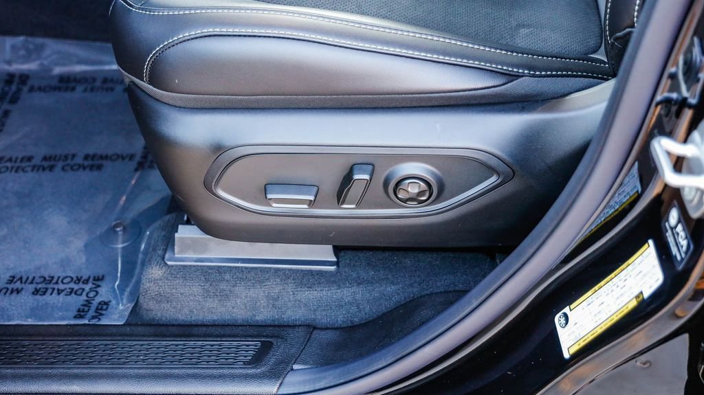 New 2025 Jeep Grand Cherokee Altitude image 23