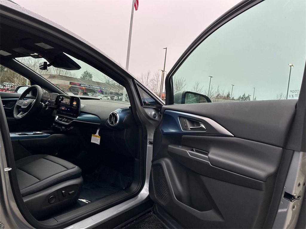 New 2026 Chevrolet Equinox EV LT image 11