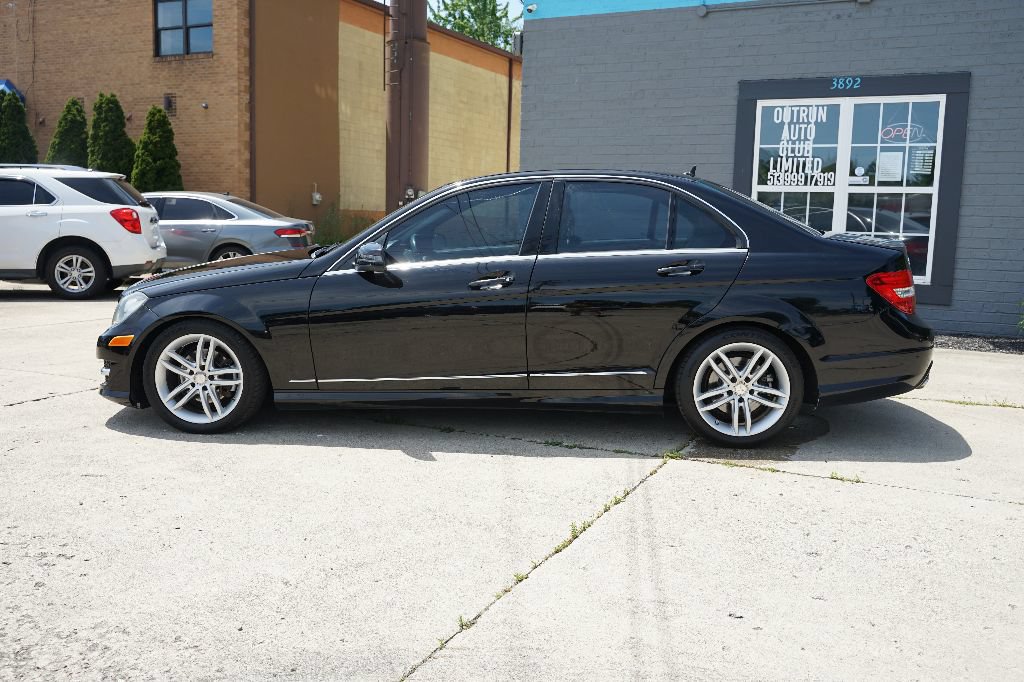 Used 2012 Mercedes-Benz C 300 4MATIC Sedan image 6