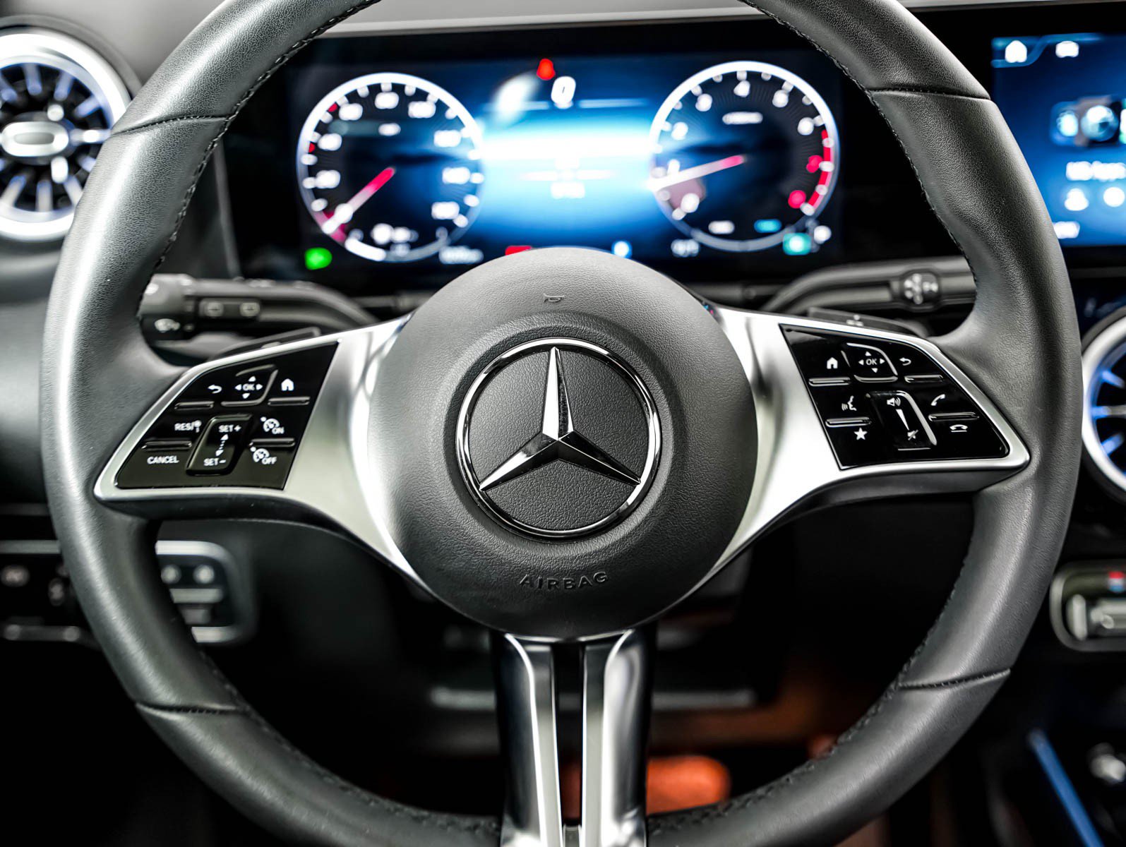 Used 2026 Mercedes-Benz GLA 250 4MATIC image 16