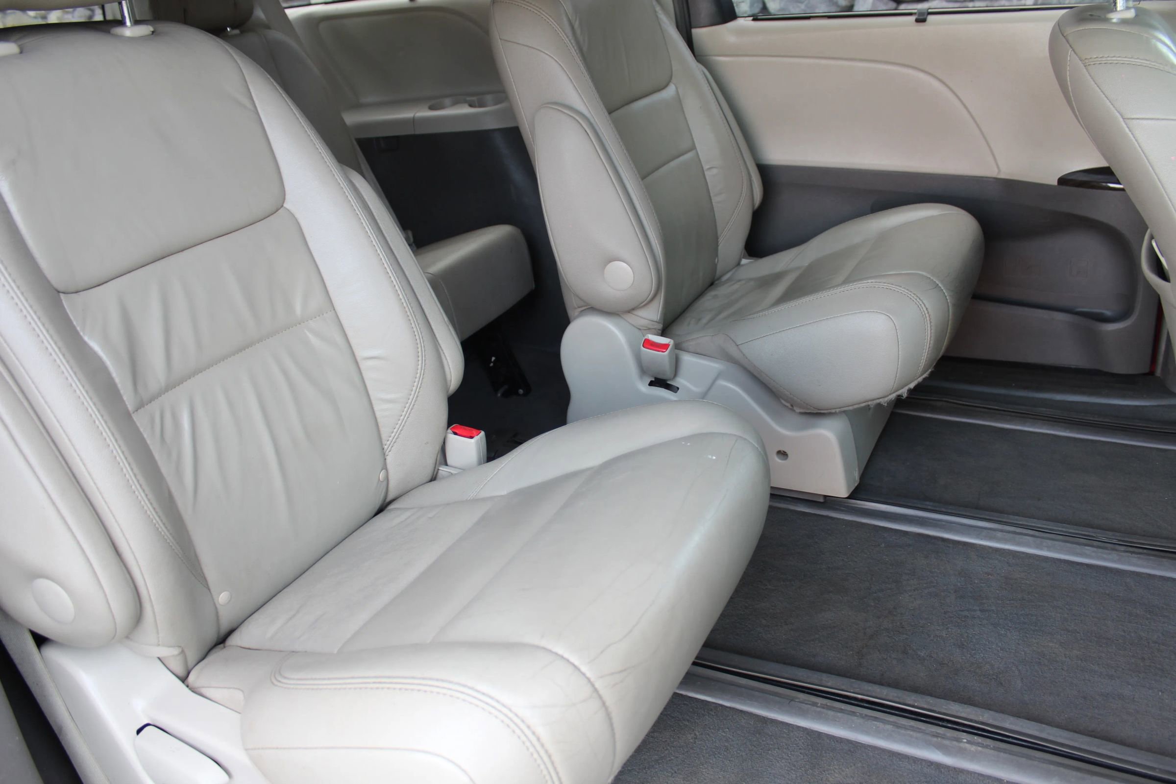 Used 2015 Toyota Sienna XLE Premium image 15