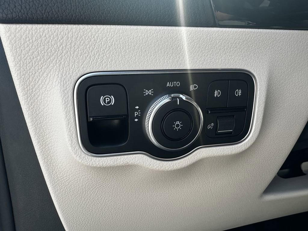 Certified 2025 Mercedes-Benz GLA 250 4MATIC image 35