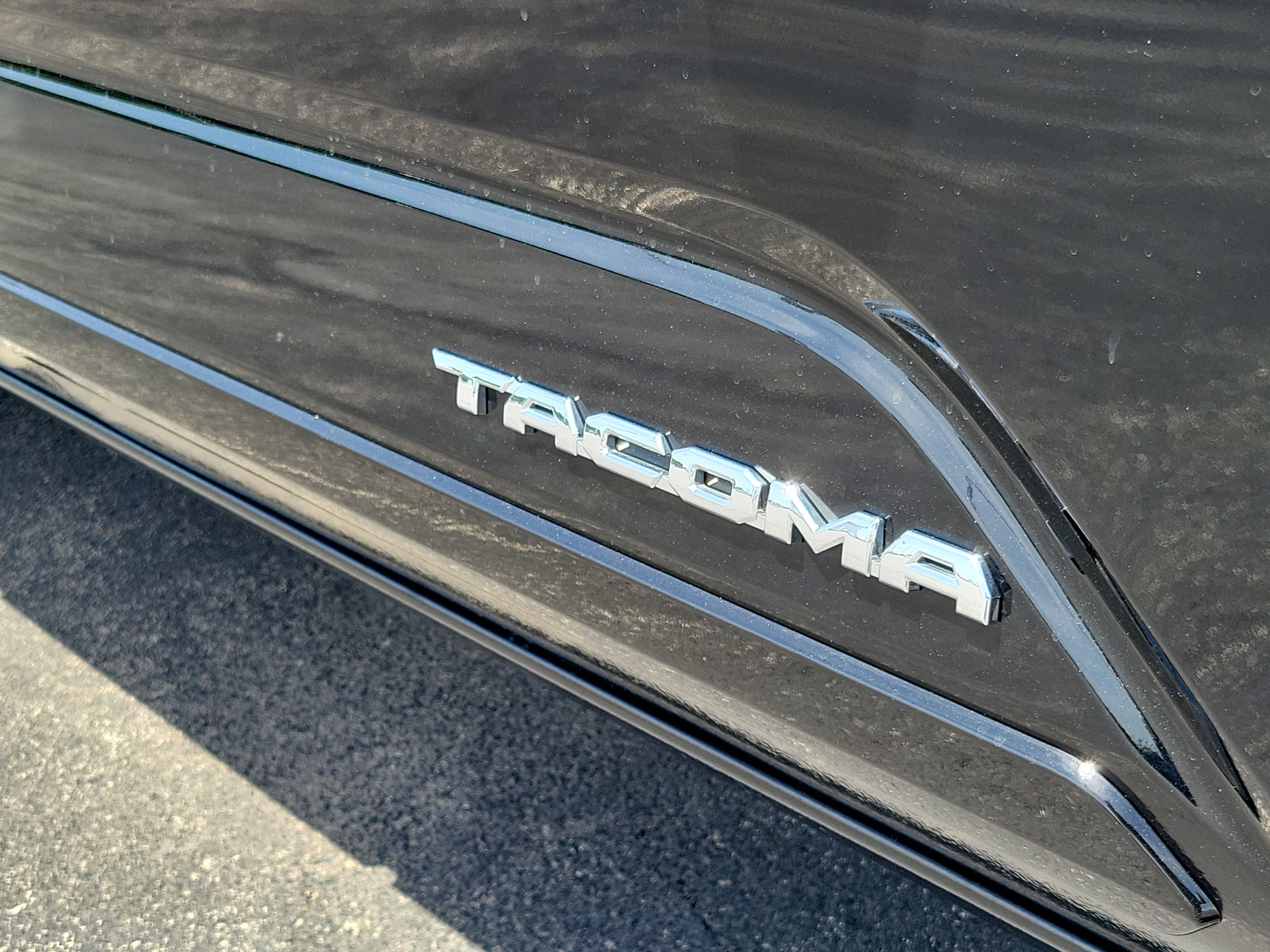 Certified 2025 Toyota Tacoma SR5 AWD/4WD image 7
