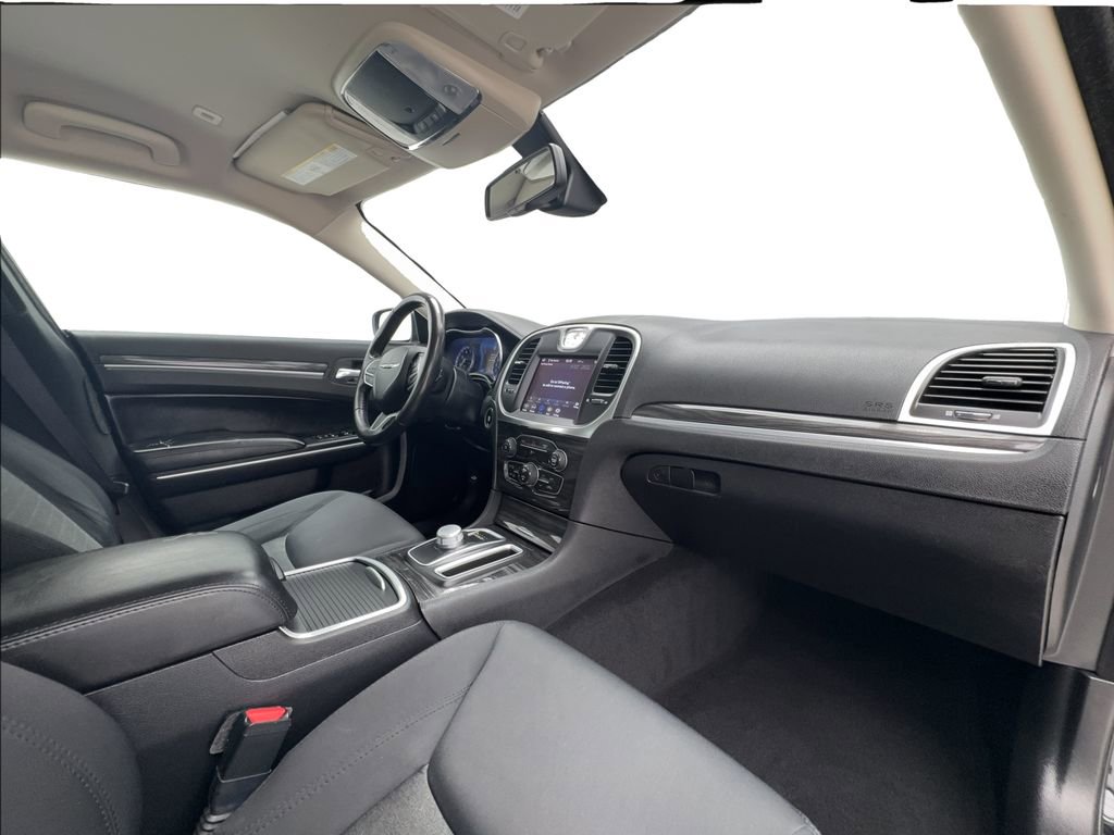 Used 2021 Chrysler 300 Touring w/ Sport Appearance Package image 32