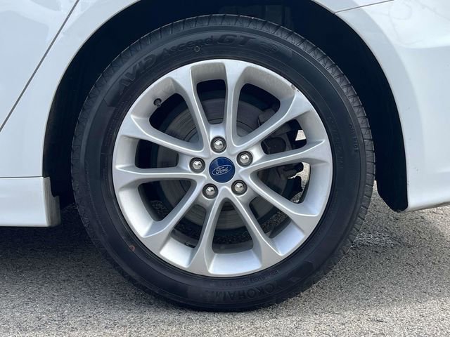 Used 2019 Ford Fusion SE image 11