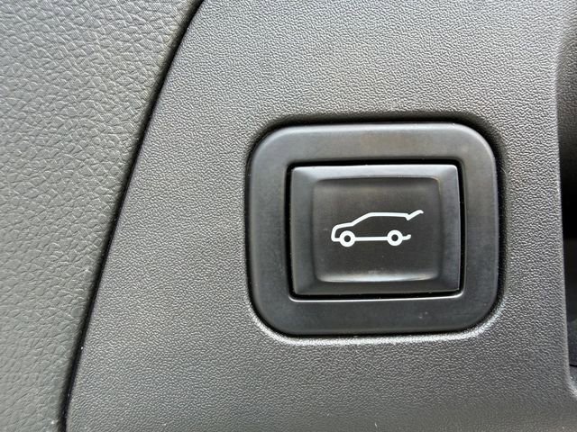 Used 2022 Buick Envision Avenir w/ Technology Package II image 47