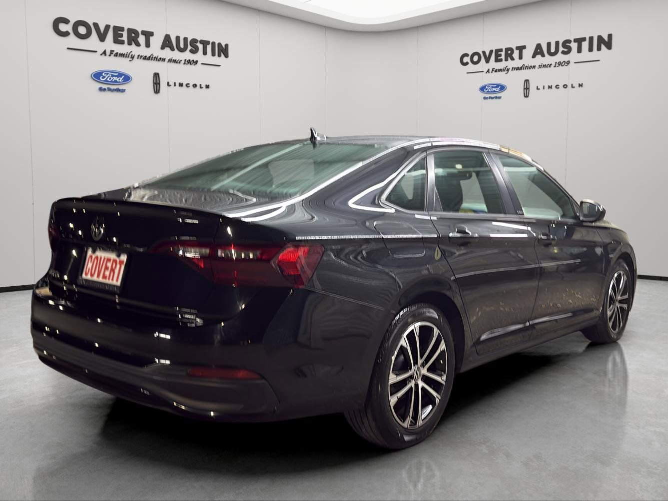 Used 2023 Volkswagen Jetta Sport image 5