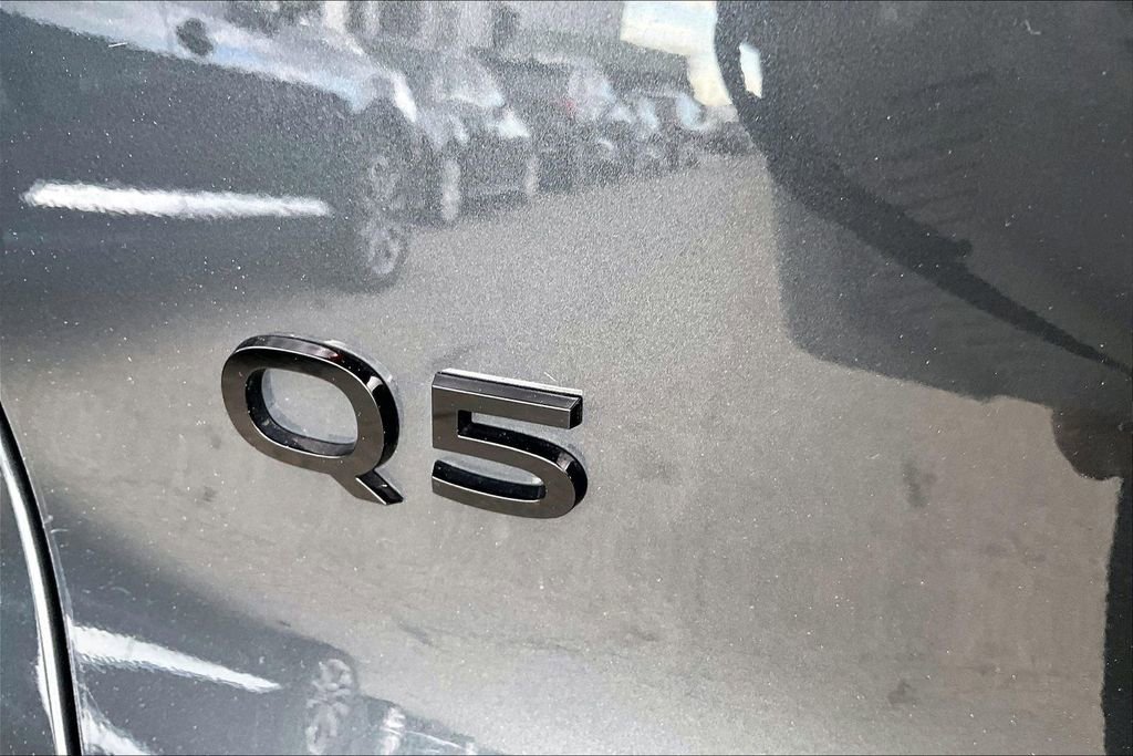 Used 2025 Audi Q5 Premium w/ Convenience Package AWD/4WD image 24