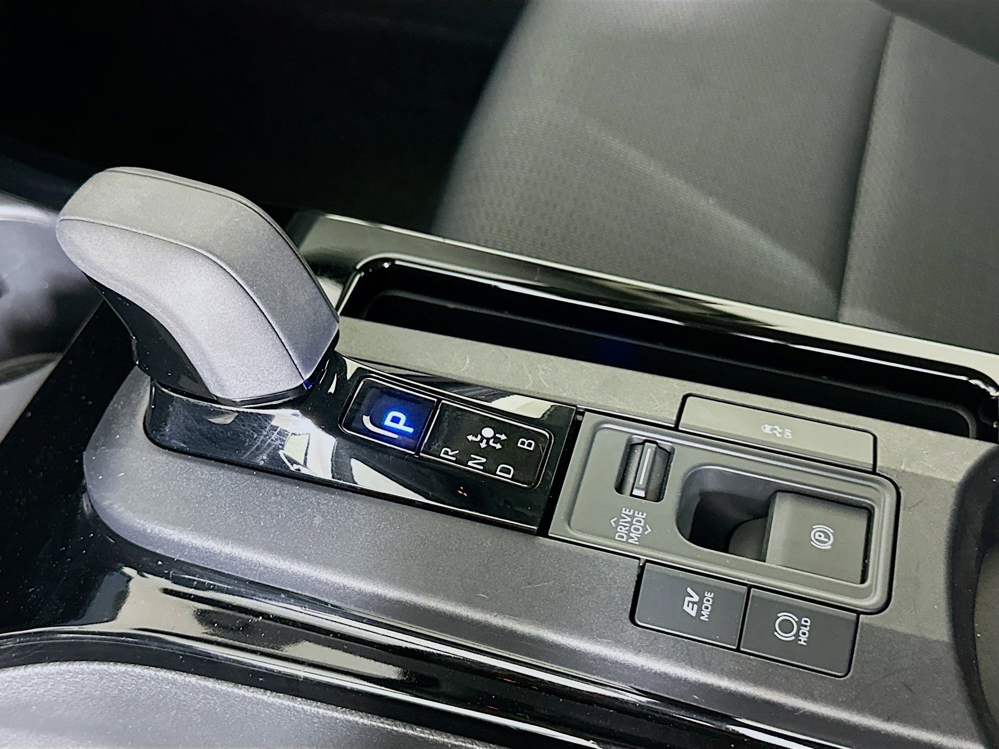 Used 2025 Toyota Prius LE image 24