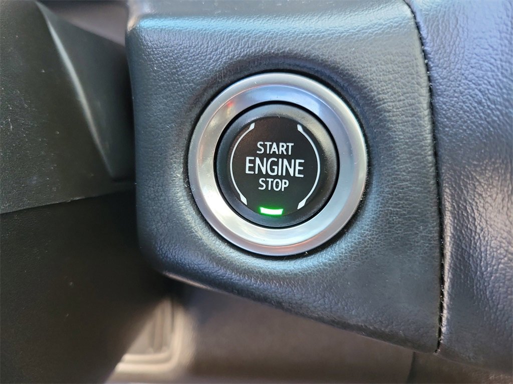 Used 2021 GMC Yukon SLT w/ SLT Premium Package image 39