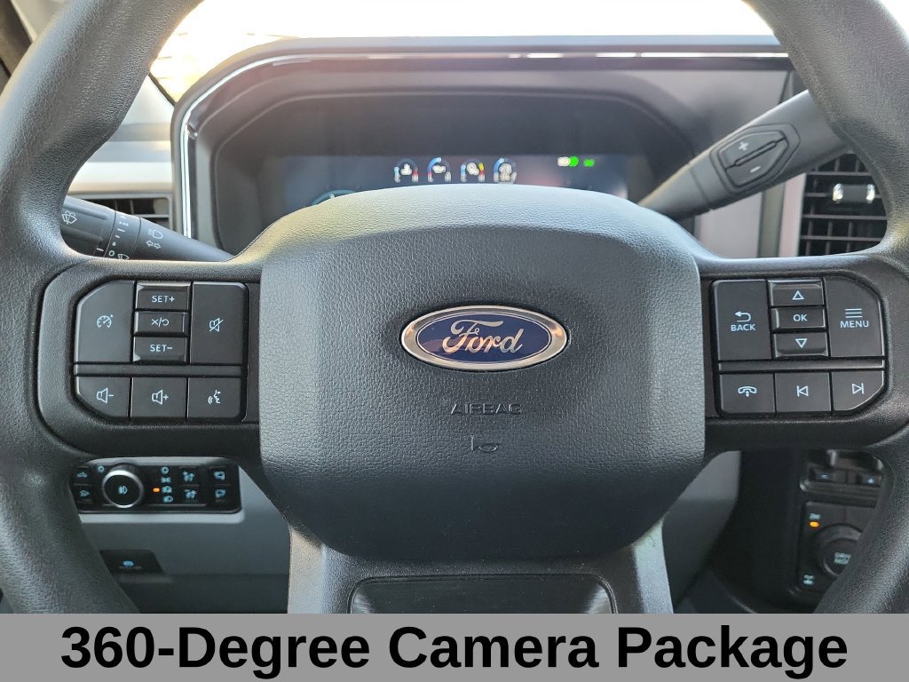 Certified 2025 Ford F250 XLT w/ Black Appearance Package AWD/4WD image 9