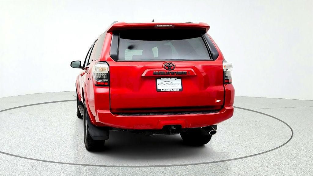 Used 2021 Toyota 4Runner SR5 Premium w/ Moonroof Package AWD/4WD image 6