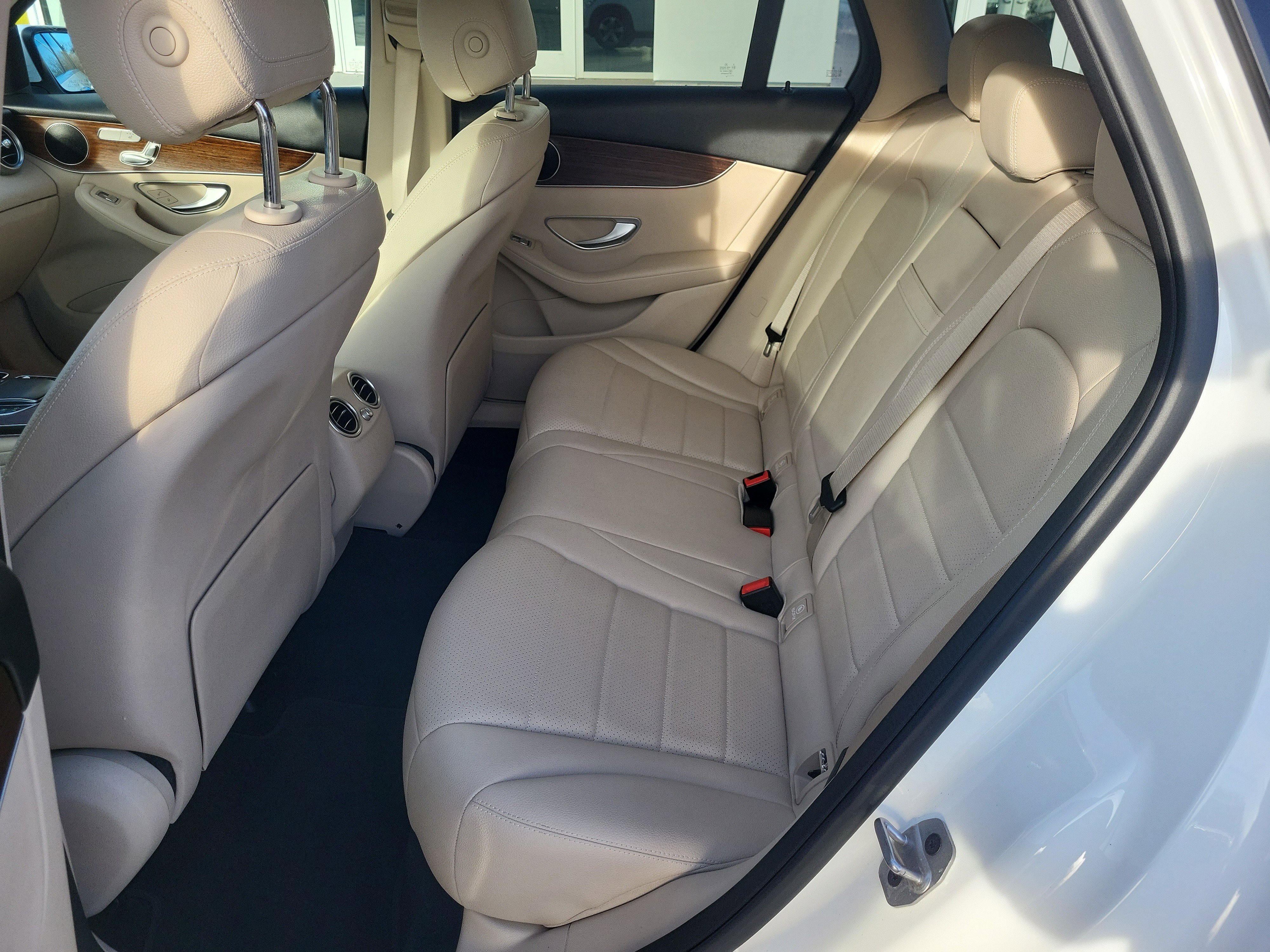 Used 2022 Mercedes-Benz GLC 300 4MATIC image 10