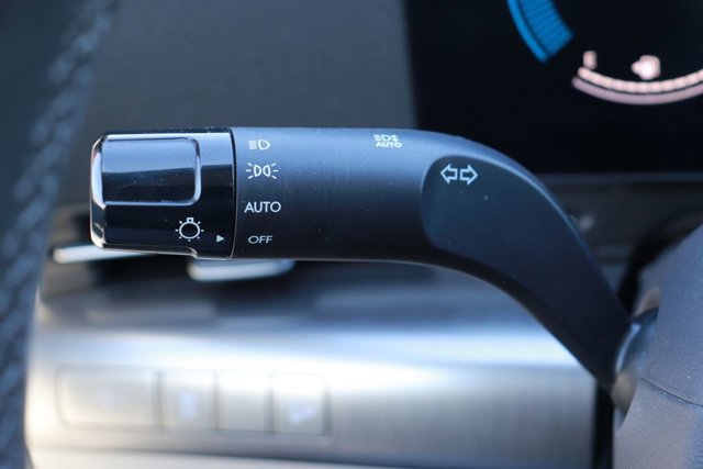 Used 2025 Hyundai Kona SEL image 19