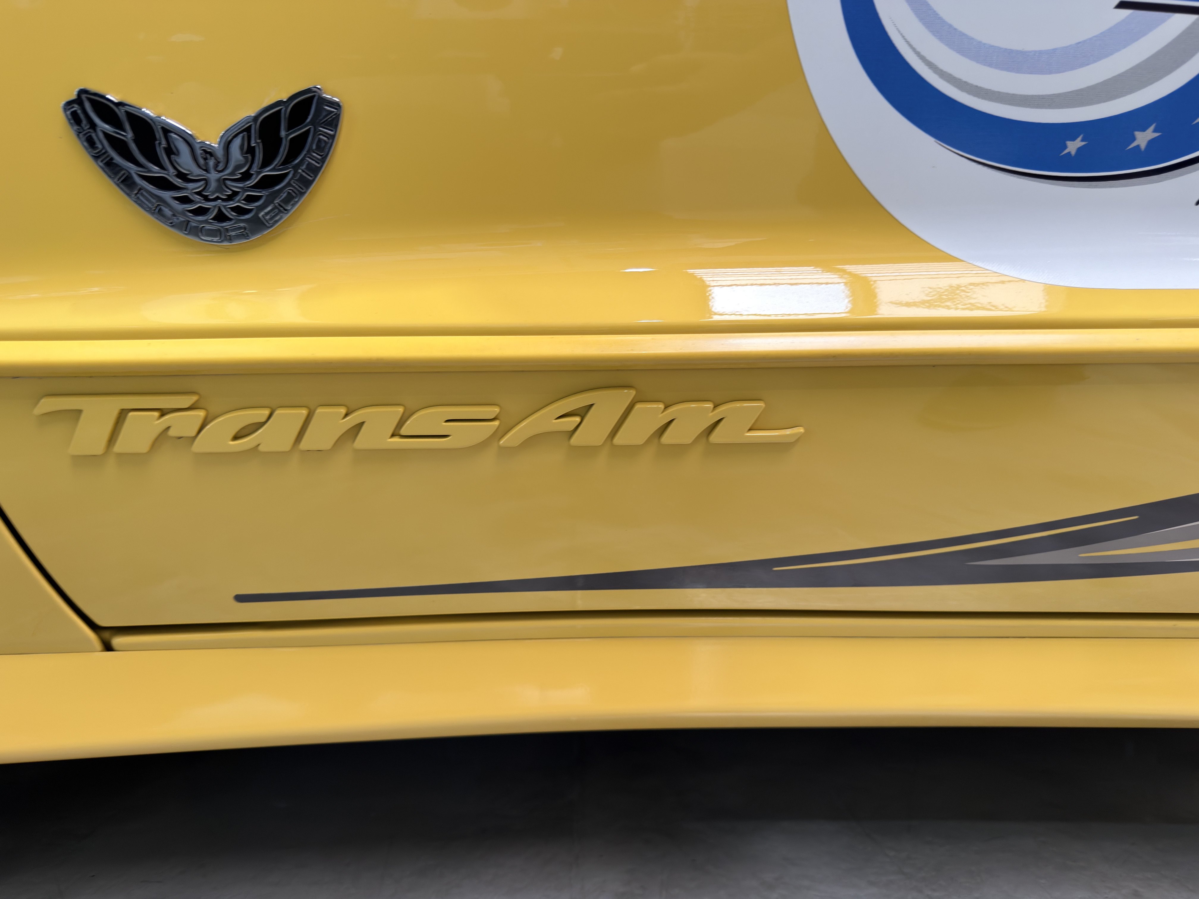 Used 2002 Pontiac Firebird Trans Am RWD image 23
