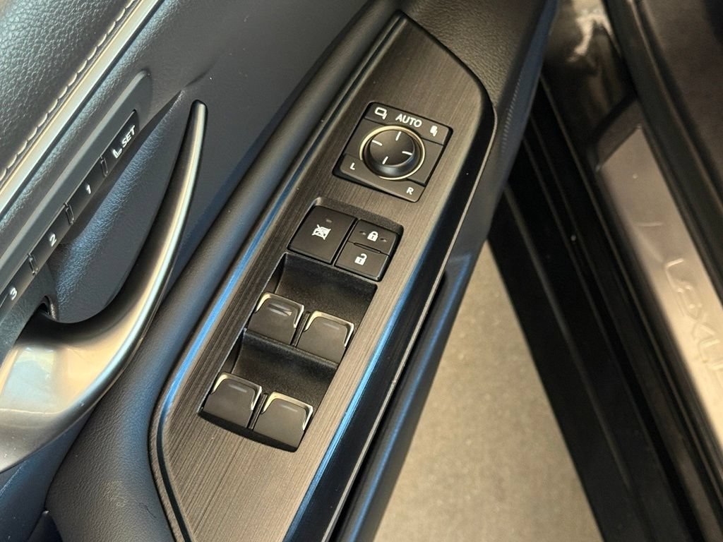 Certified 2021 Lexus ES 300h w/ Premium Package FWD image 29
