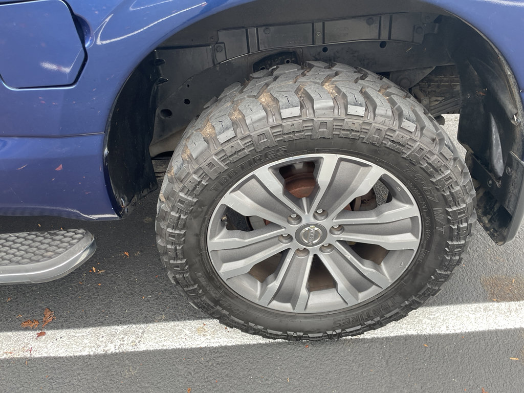 Used 2017 Nissan Titan SL image 16