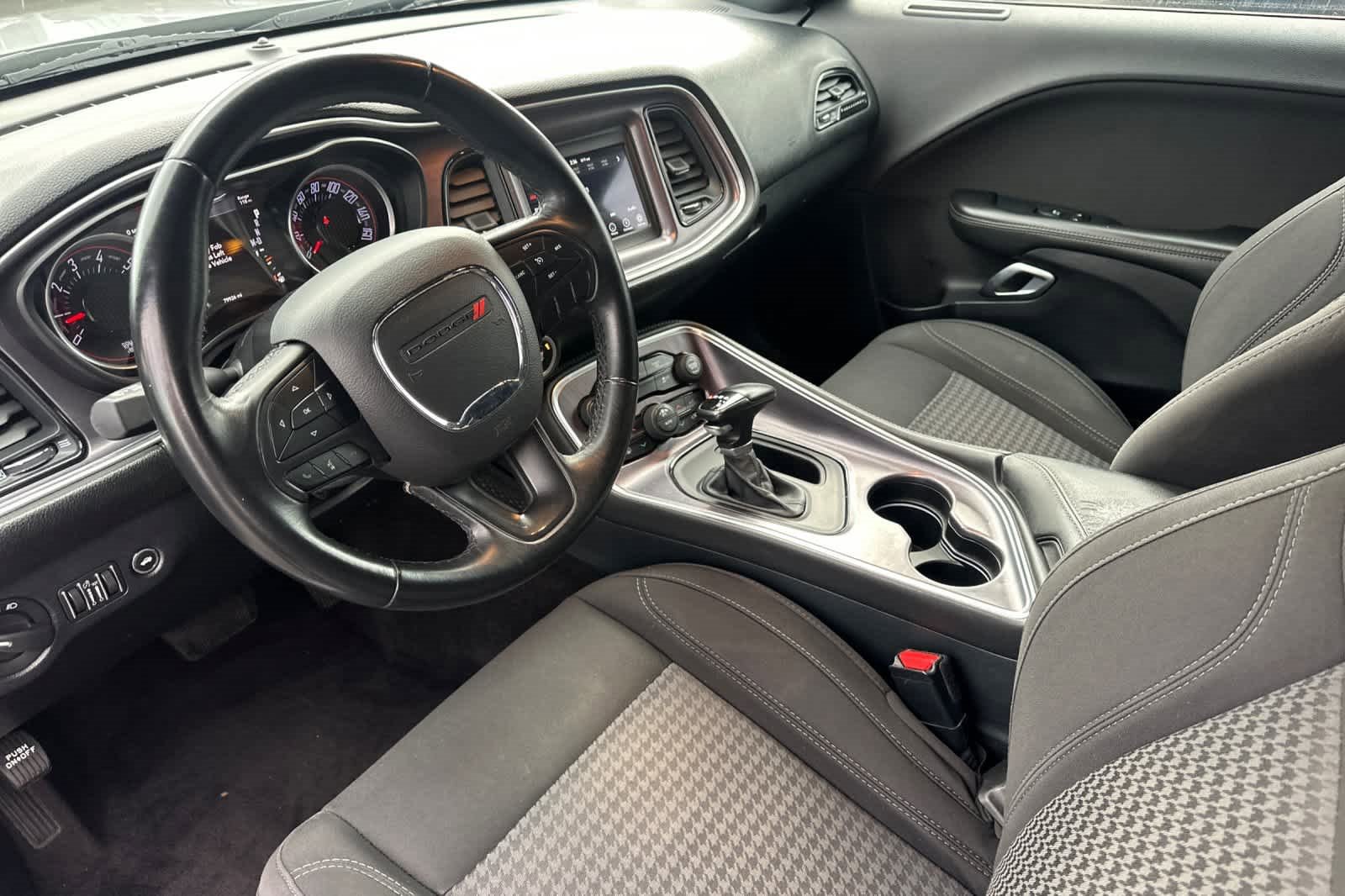 Used 2018 Dodge Challenger SXT image 11