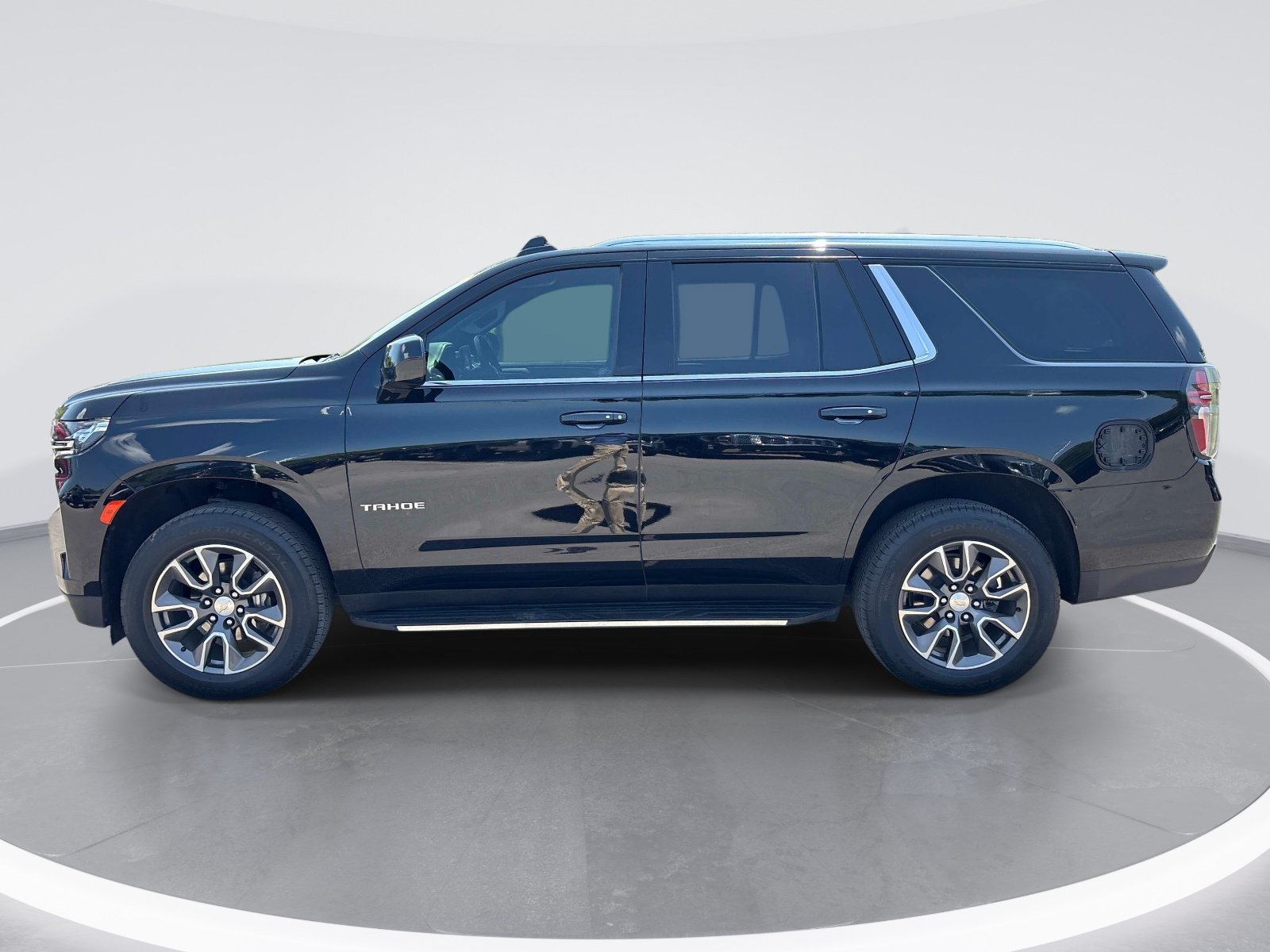 Used 2023 Chevrolet Tahoe LS w/ Driver Alert Package AWD/4WD image 5