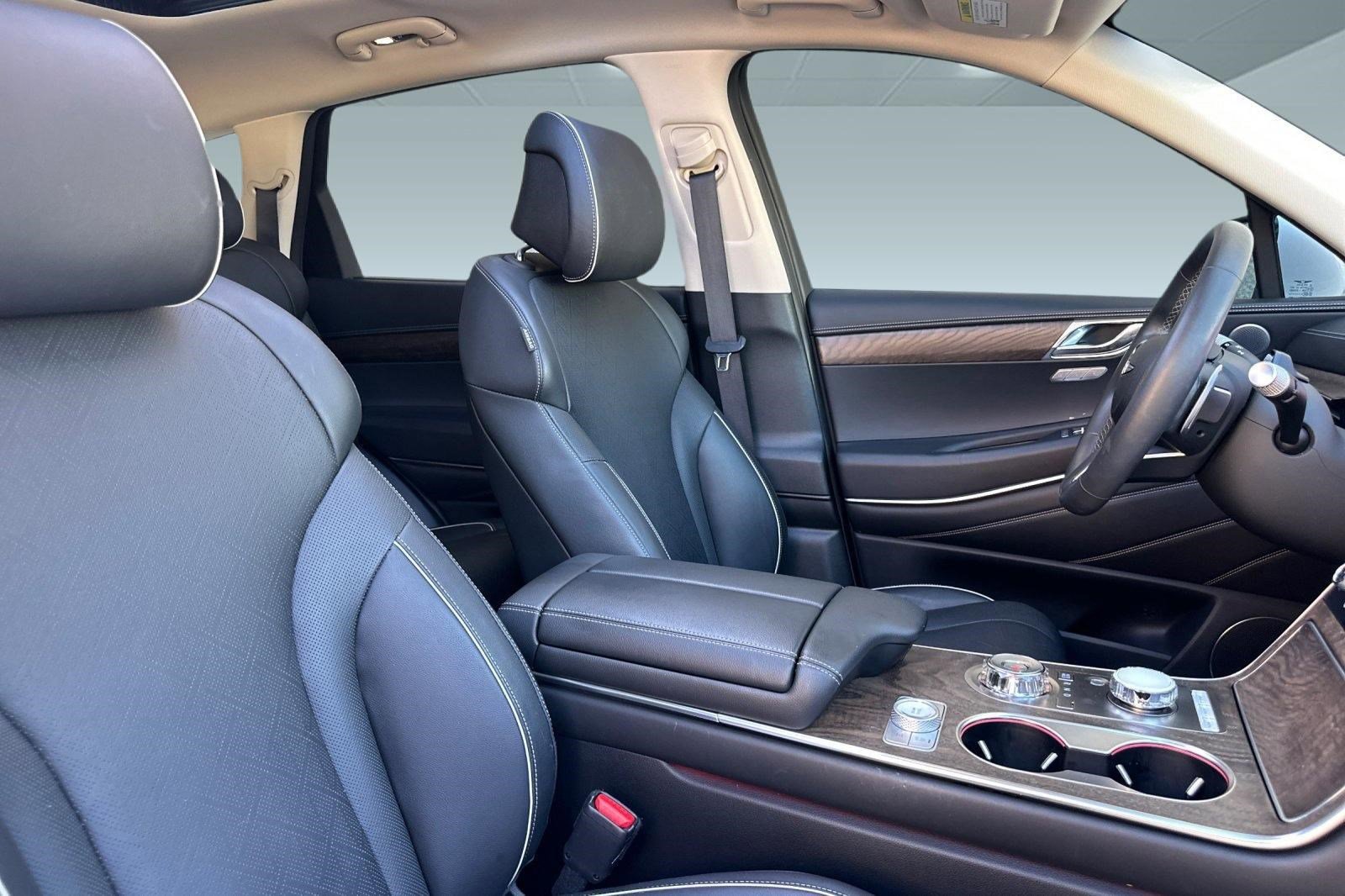 Used 2025 Genesis GV80 2.5T Prestige image 32