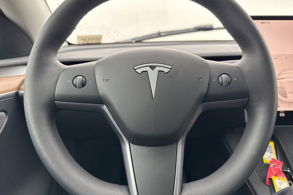 Used 2025 Tesla Model Y Long Range image 21