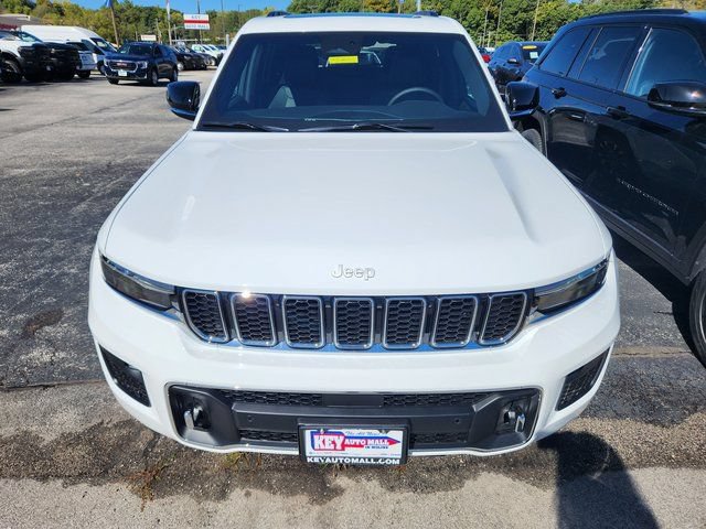 New 2025 Jeep Grand Cherokee Overland w/ Luxury Tech Group IV AWD/4WD image 2